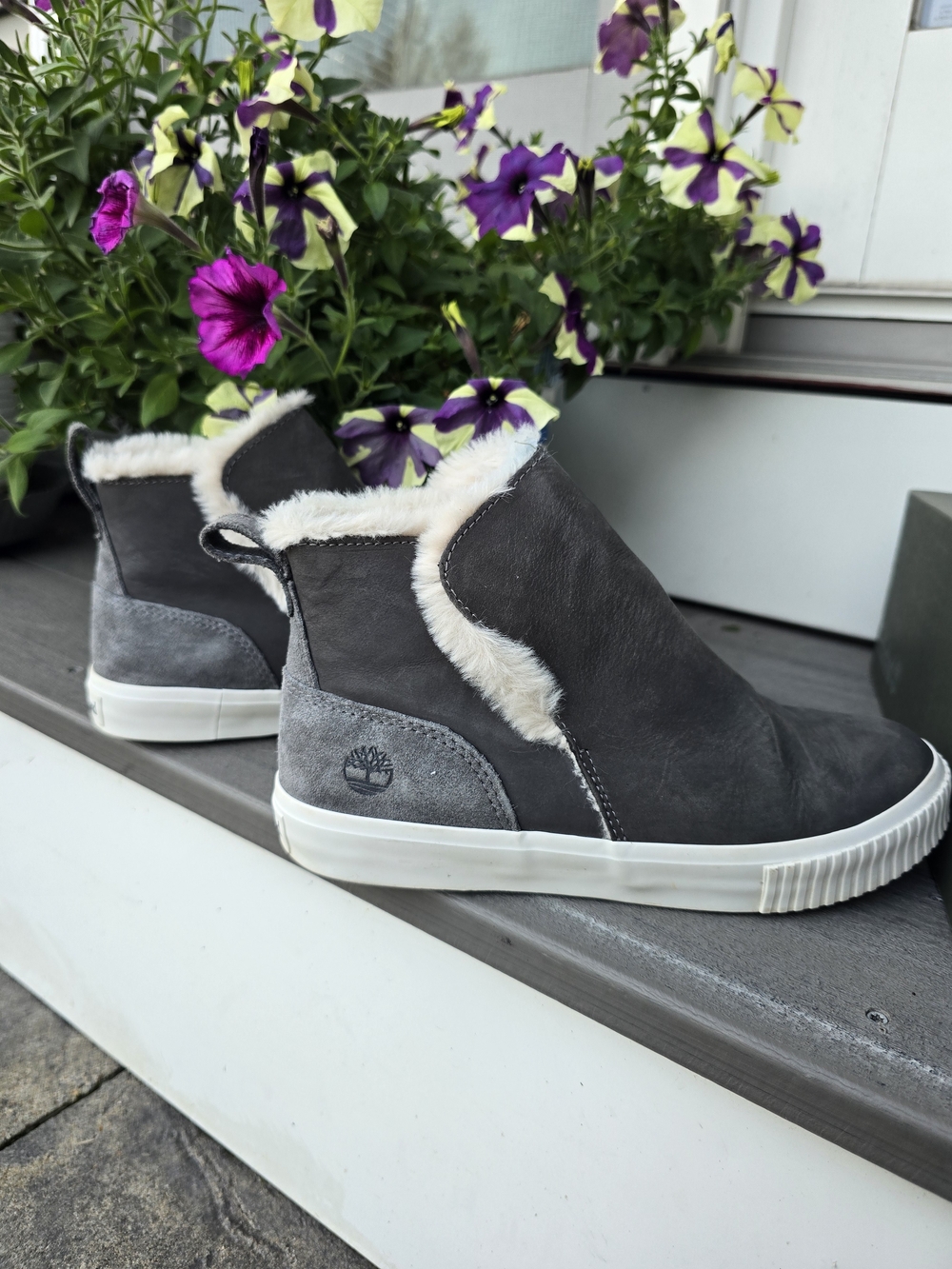 Timberland Women's Gray Shearling-Lined Slip-On Booties Size 7